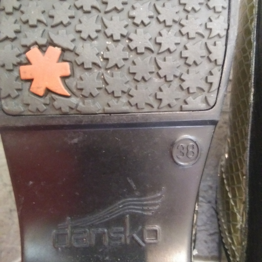 Dansko XP Gold Professional Clogs - Picture 6 of 7